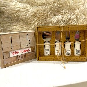 SOLD ON ♏️ Rae Dunn Cheese Knives NWT